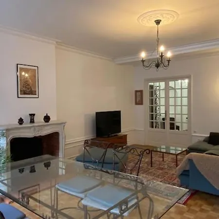 Grand T4 De Charme Apartamento Bagnères-de-Luchon